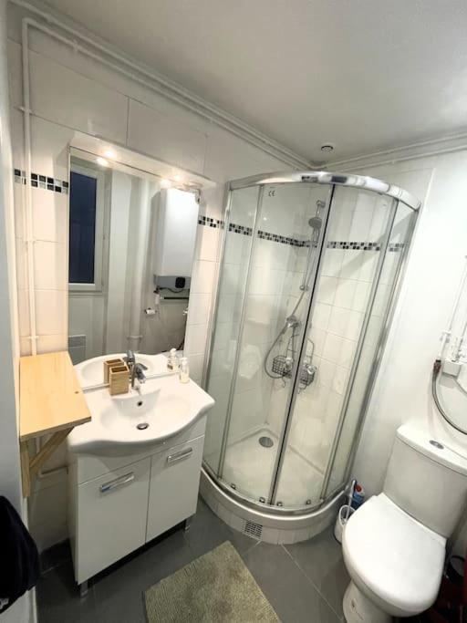 Paris: Appartement Batignolles المظهر الخارجي الصورة